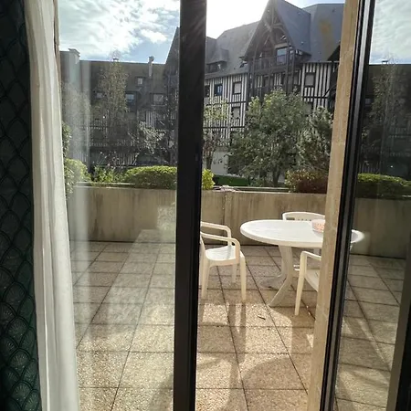 아파트 Cote Jardin - Terrasse, Calme Et Cosy *
