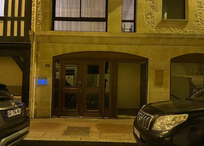 Cote Jardin - Terrasse, Calme Et Cosy Appartement Deauville