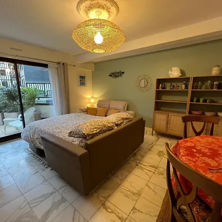 Cote Jardin - Terrasse, Calme Et Cosy * 多维尔